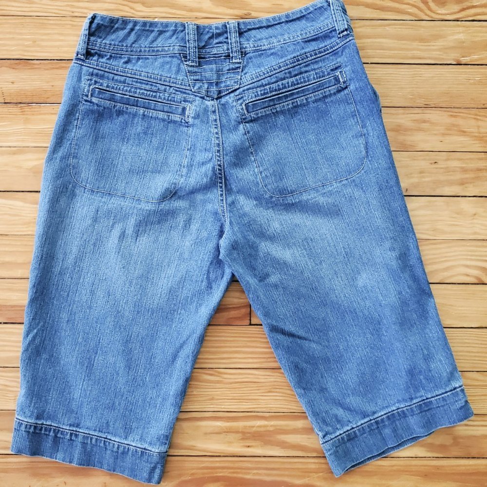 Gloria Vanderbilt Denim Capris | Size 8 - Picture 2 of 8